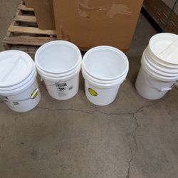 (5) Leaktite 5-Gallon Food Grade Buckets w/ Lids