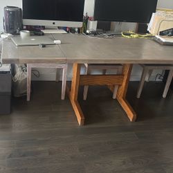 Extendable Dining table