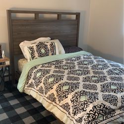 Wood Headboard And Footboard With Queues Mattress