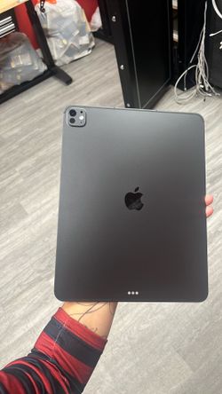 IPad Pro 13 inch WiFi and lte 256gb m5
