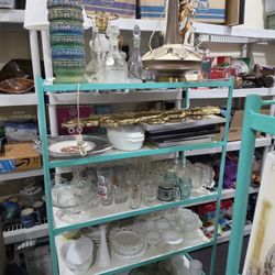 Everything On This Cart! Vintage Lamps, Milk Glass, Etc.