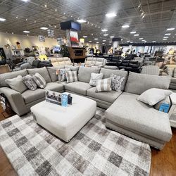 “Modern Beige Sectional Couch Sofa – Living Room Furniture – $900”