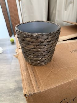 Mini planter woven decor