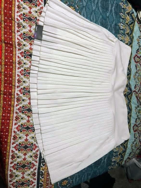 Plus Size Pleated Skort