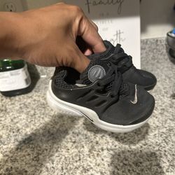 Baby Nike Shoes 5.5c