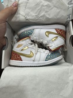 Jordan 1 mid NC to Chi- size 8c