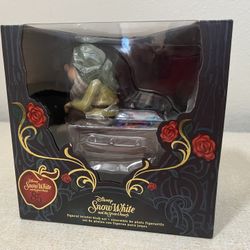 Disney Snow White and the Seven Dwarfs 85th Anniversary SLEEPY Figurine