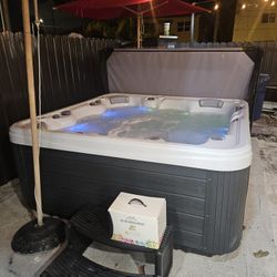Brand New Hot Tubs Financing Available 