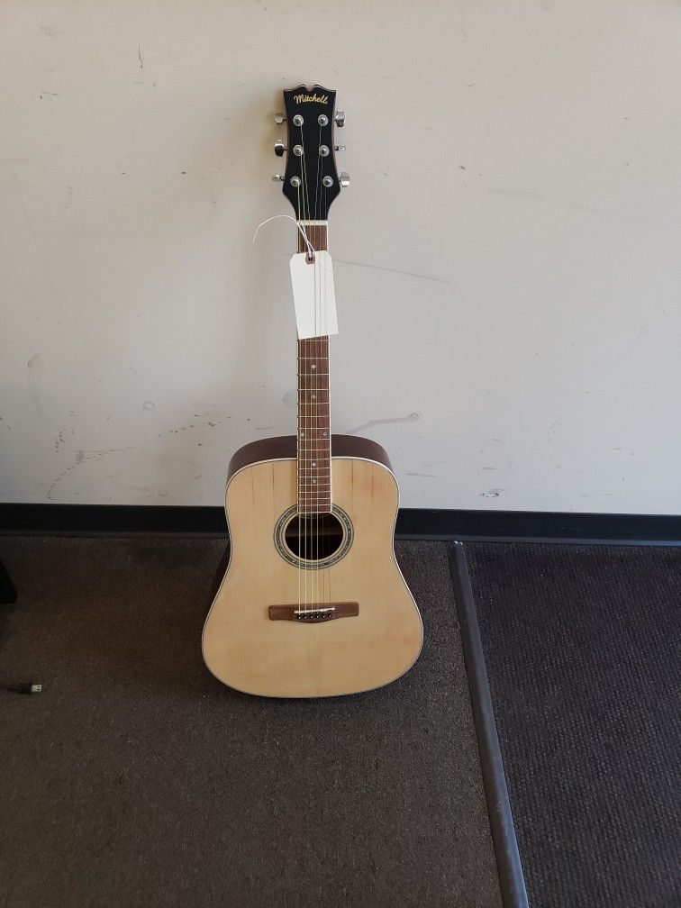 Mitchell D120 Acoustic Guitar With Gig Bag