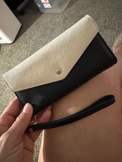 Wallet/phone charger