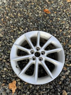 Lexus Ct200h Stock 17 Inch Wheel 