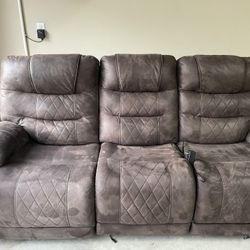 Like New Power Recliner Sofa , Mocha Color, FREE dELIVERY 