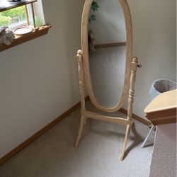 standing mirror
