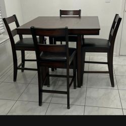High Table And 4 Bar Stools Good Condition 