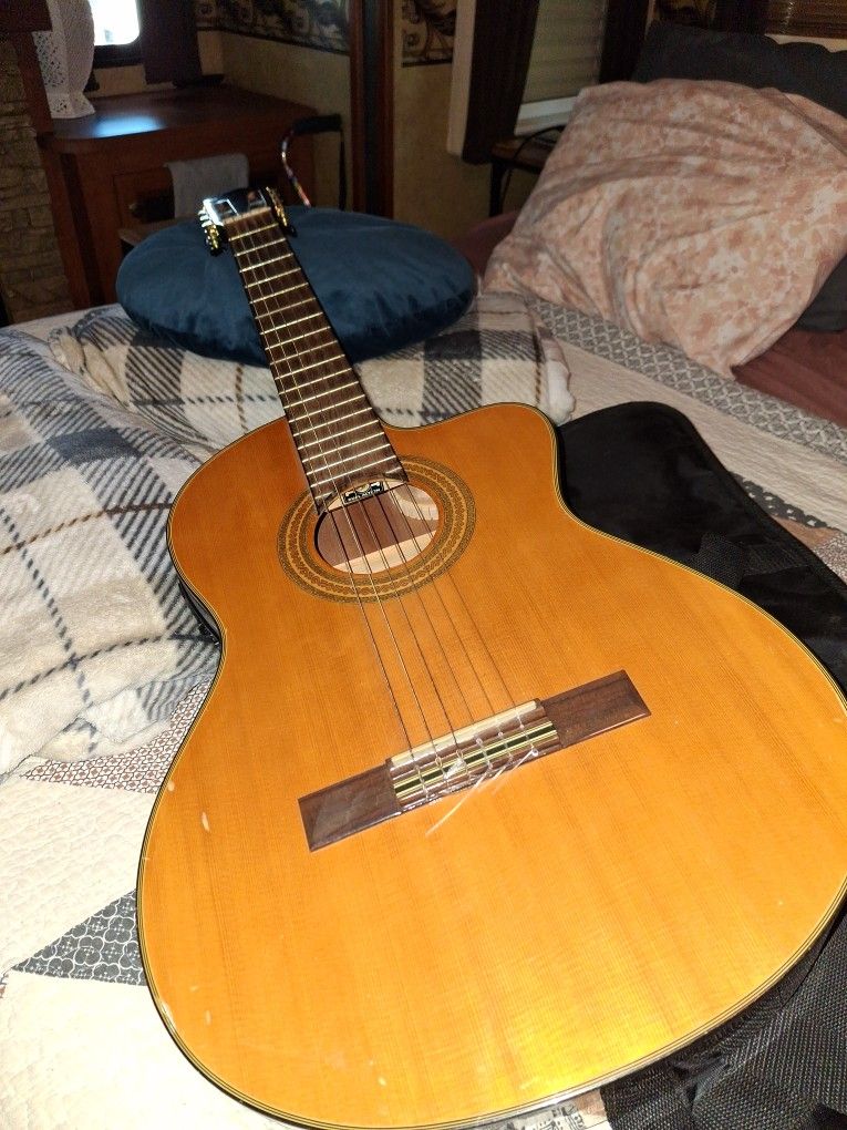 Guitar 