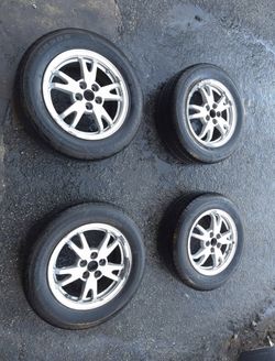 Toyota 15 inch Wheels with Tires 195/65R15