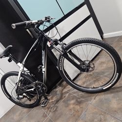 Specialized Hardrock Sport Mountain Bike 26" Tires