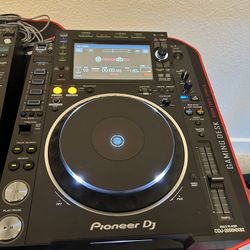 CDJ 2000 NXS2 (pair)