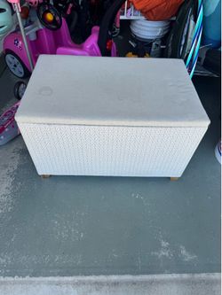 Storage ottoman