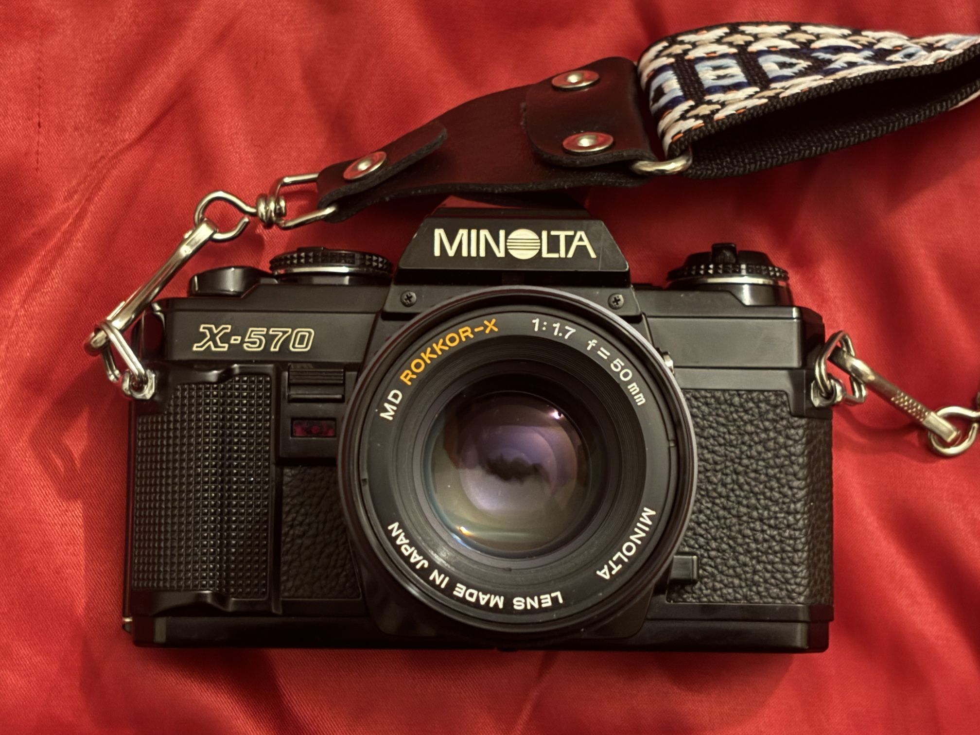 Minolta X-570 35mm Film Camera Kit