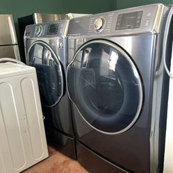 Samsung Jumbo Sizes Washer And Electric Dryer W/pedestal Used 
