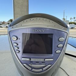 Sony CD Player / Radio “Dream Machine” ICF-CD853V - Works Great!