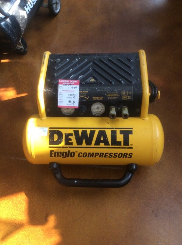 DeWALT D55155 2HP electric 4 GAL Hand Carry Air Compressor