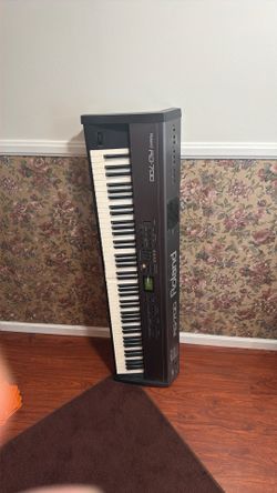Roland rd 700
