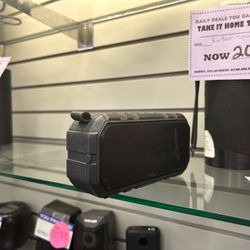 Portable iconic speaker