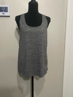 grey tank top
