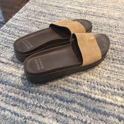 Donald Pilner Slide shoes