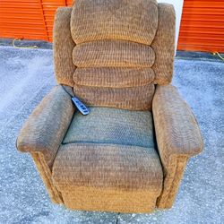 🚨 Power Lift Recliner 🚨 (FREE DELIVERY)