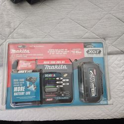 MAKITA 40V Max XGT Battery And ChargerbStarter Pack