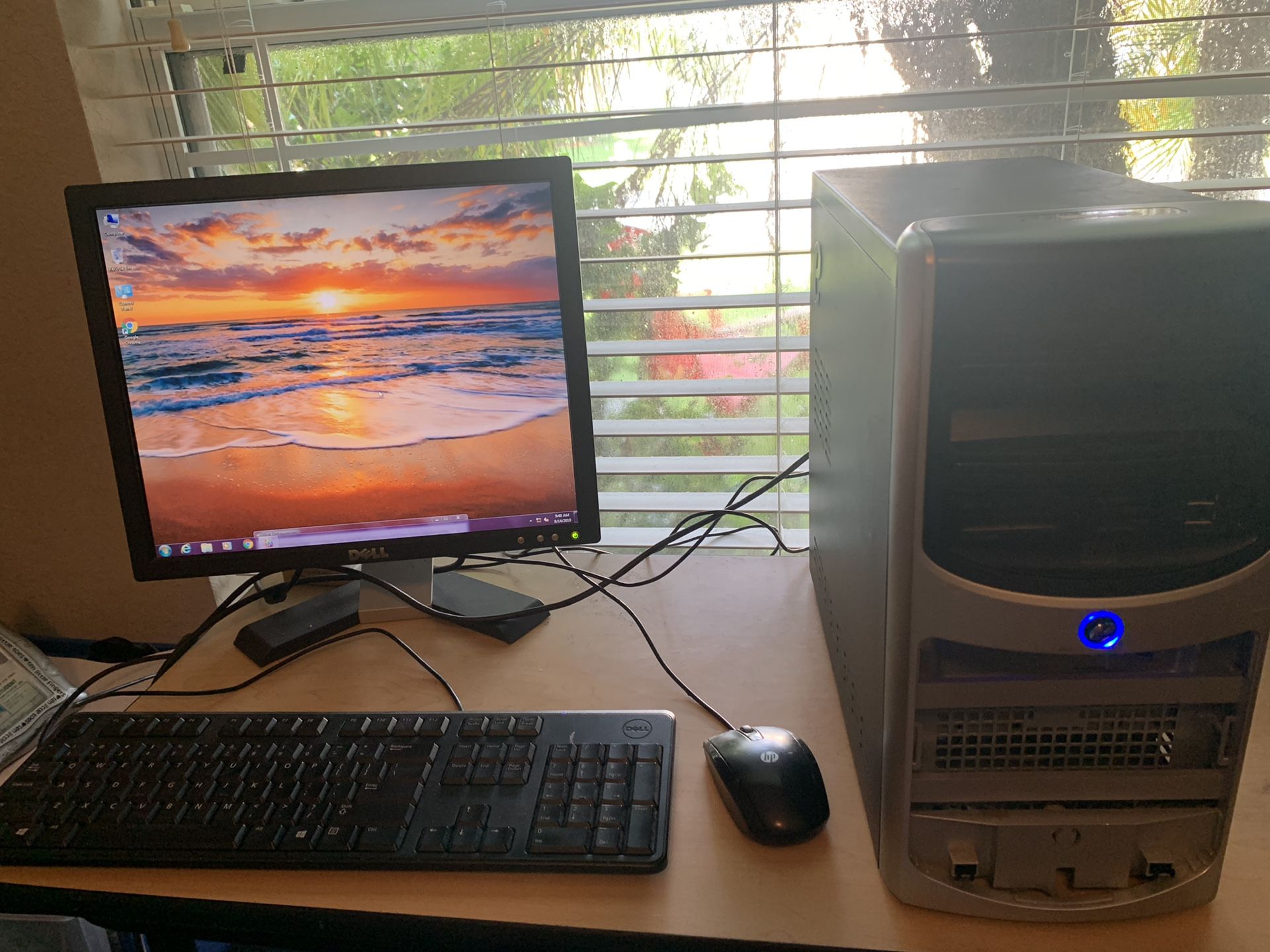Complete Desktop Setup . Windows 7. Microsoft office. 160 gig hd . 3.2ghz intel cpu. LCD. Keyboard and mouse. Desk Included