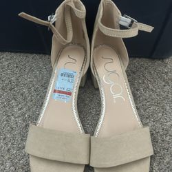 Nude Short Heals Size 9 
