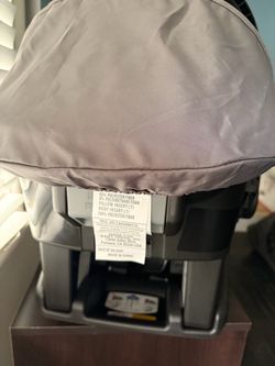 Baby Trend Infant Car Seat with Base