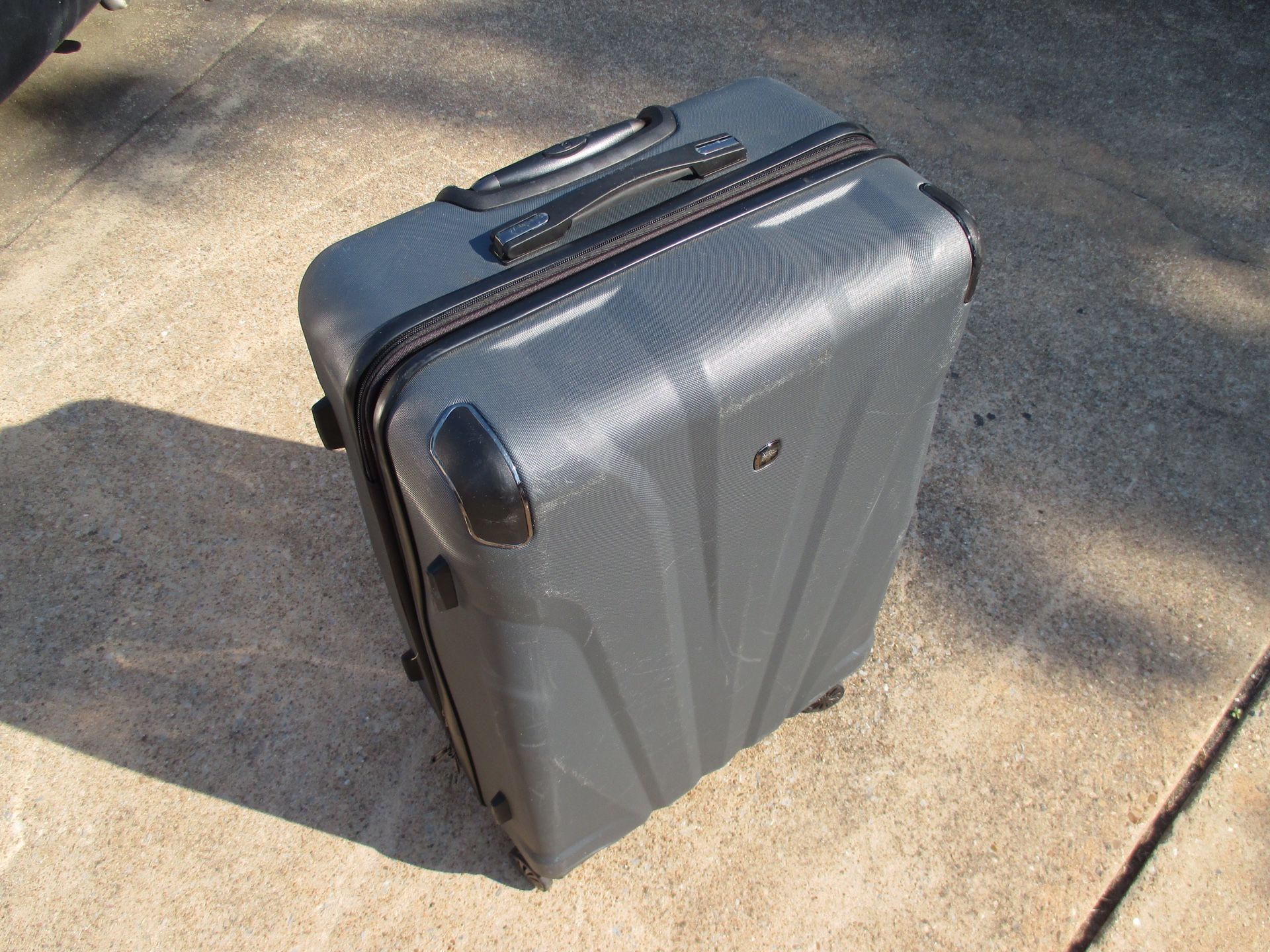 SWISSGEAR Cascade Hardside Large Checked Suitcase