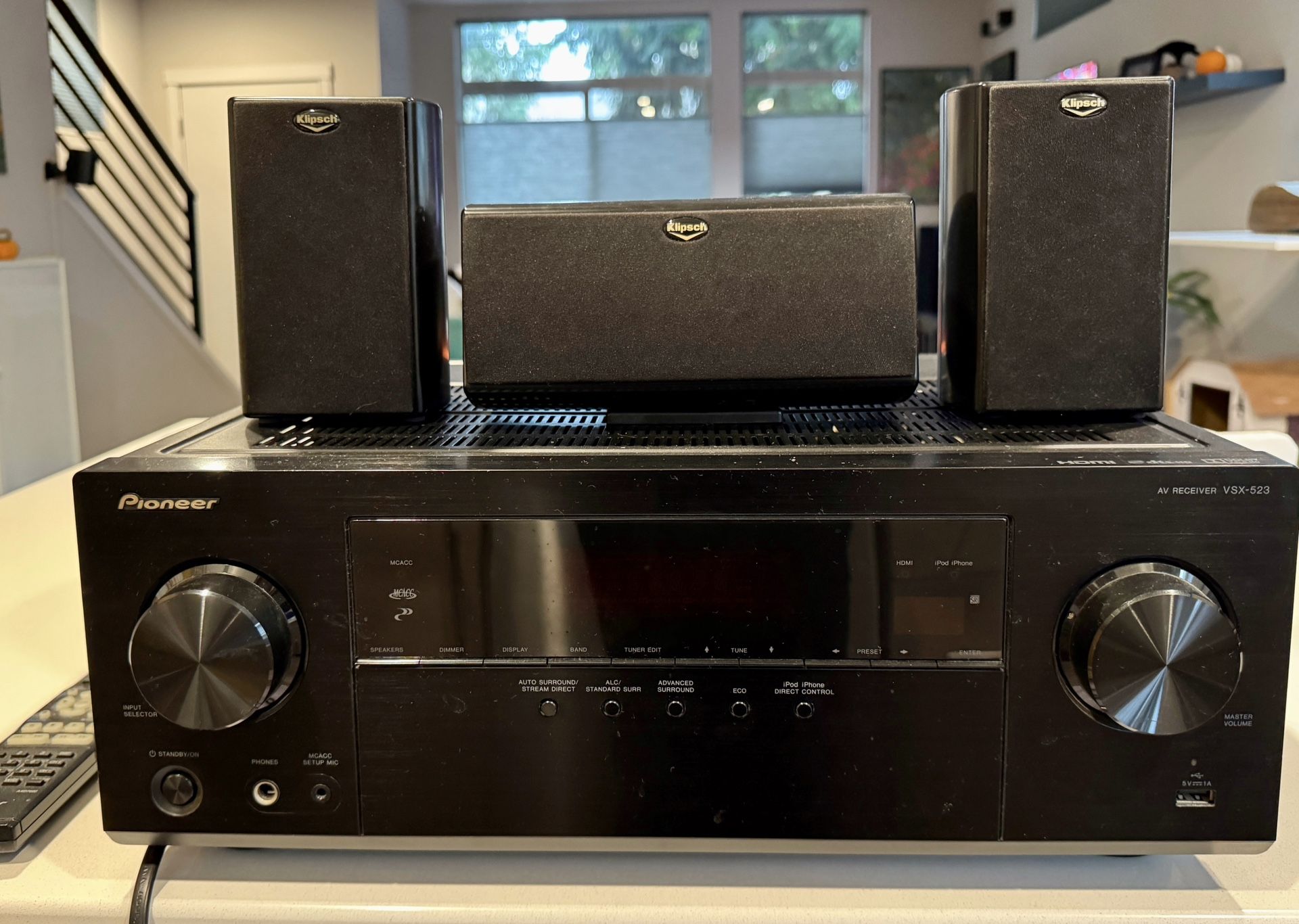 Pioneer 5.1-Channel AV Receiver With 3 Klipsch Speakers