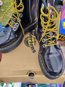 Dr. Martens Jadon Max - Size 9