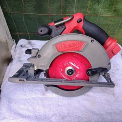 Milwaukee Fuel 6 1/2 Circular Saw