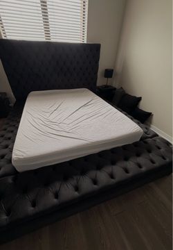 Queen Black Tufted Platform Bed Frame w/ Storage Compartment