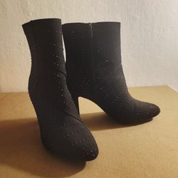 Women's short ankle boots / Size 8