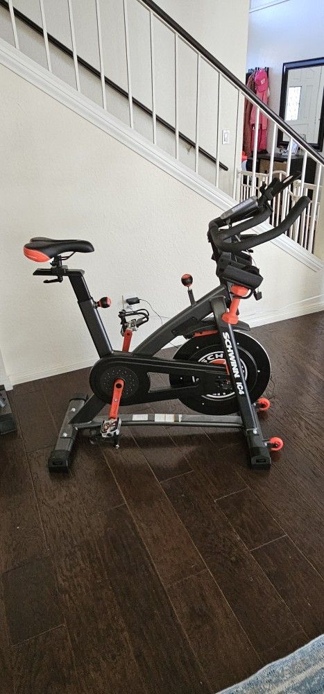Schwinn - IC4 Indoor Cycling Exercise Bike - On Sale!