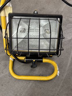 Halogen Light With Extra Bulbs