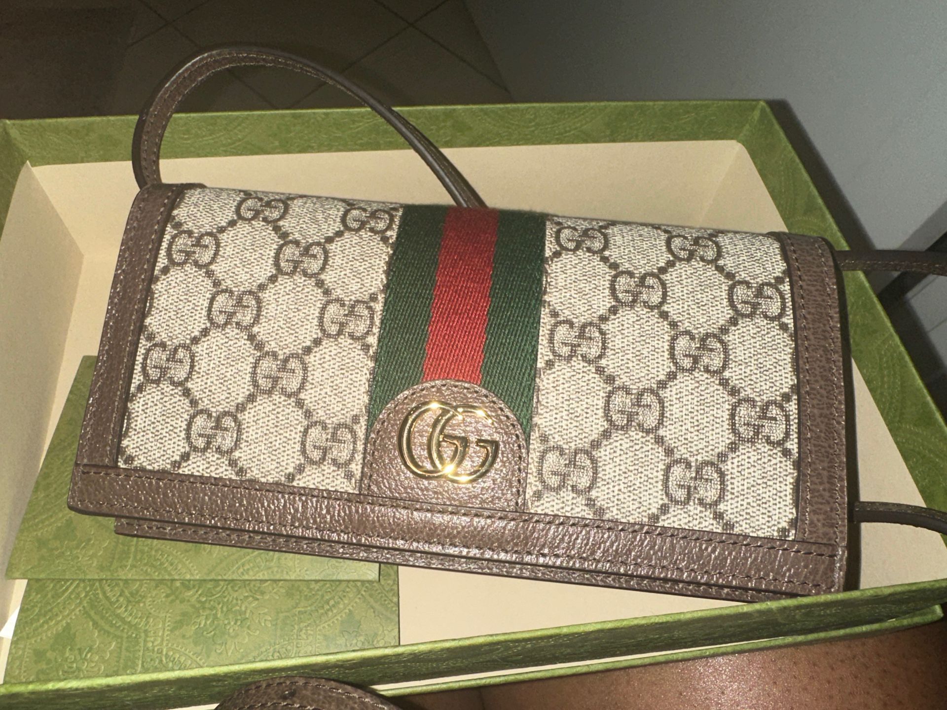 Authentic Gucci Compact Wallet for Sale in Seal Beach, CA - OfferUp