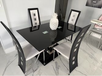 Dinner glass table set of 4 chairs