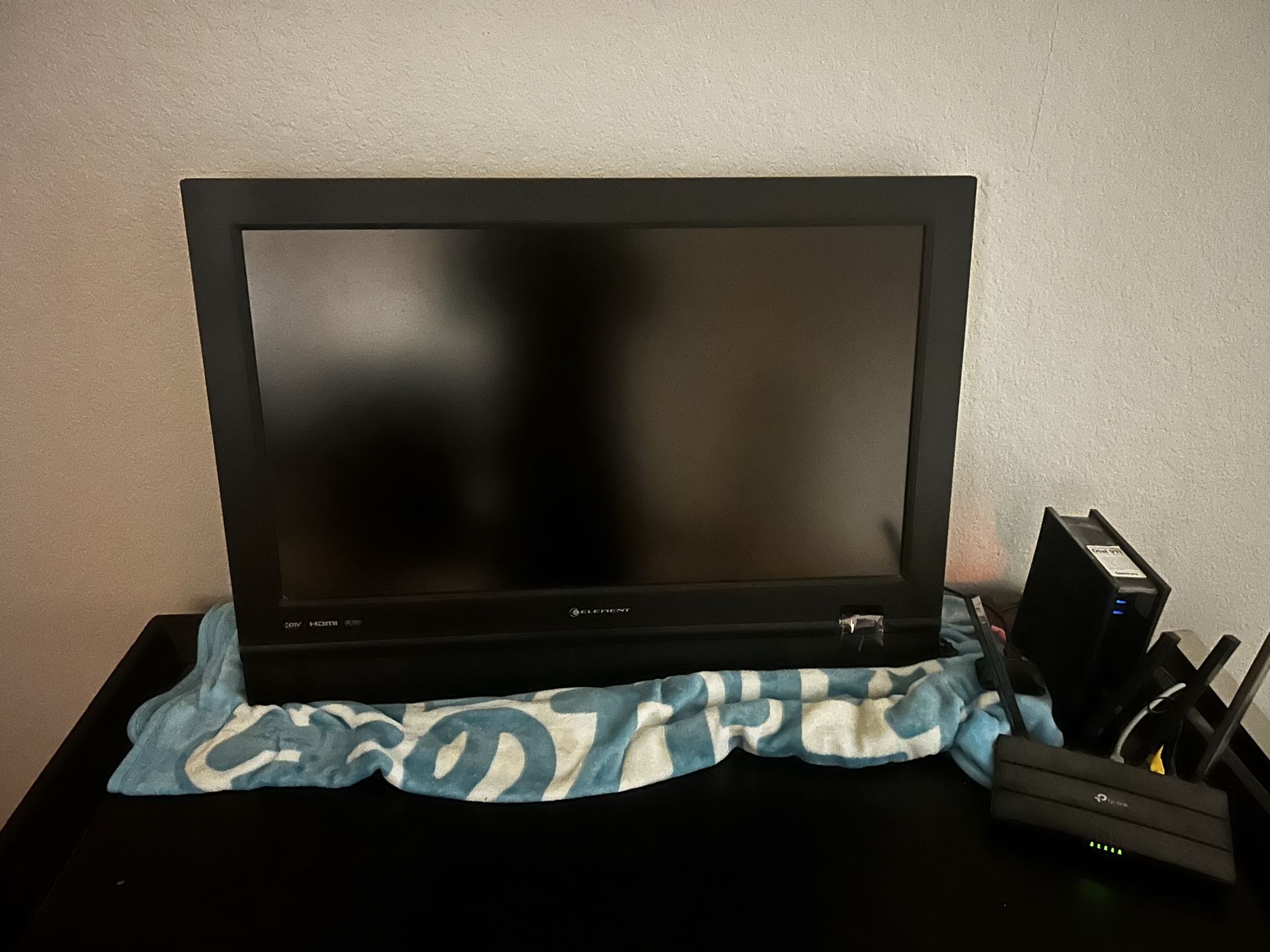 Element 32-Inch 720p w/Roku