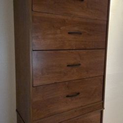 Two bedroom Dressers with 4 drawers, livingroom, Office, Storage Cabinet