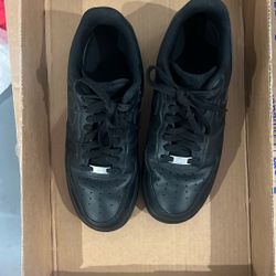 Nike black air force 