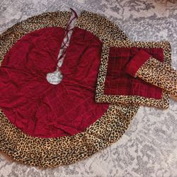 54" Tree Skirt with Matching Pillowcase and Stocking